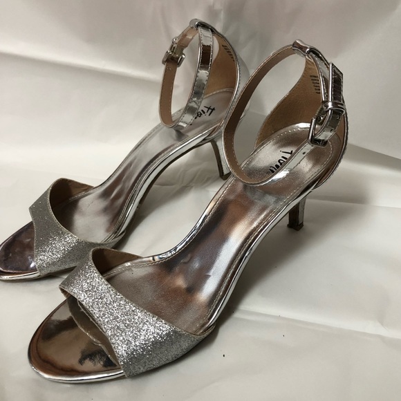Silver Shiny and Glittery Short Heel - Picture 1 of 3